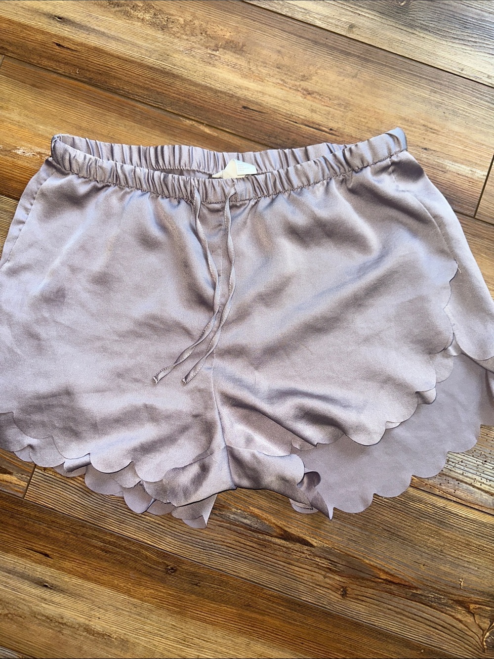 H&M High-Waist Scalloped Shorts in Lavender